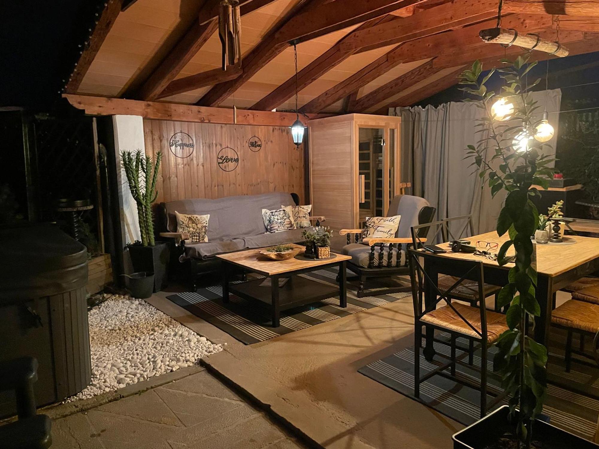 Villa Noa Jacuzzi & Sauna Izola Esterno foto