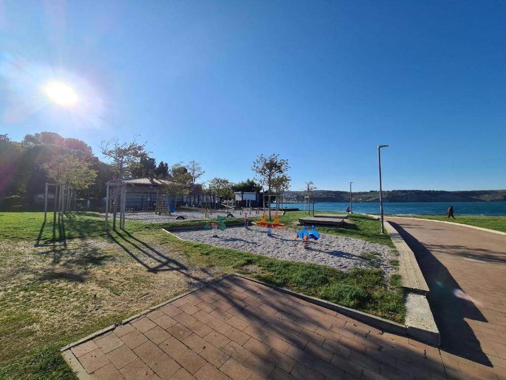 Villa Noa Jacuzzi & Sauna Izola Esterno foto