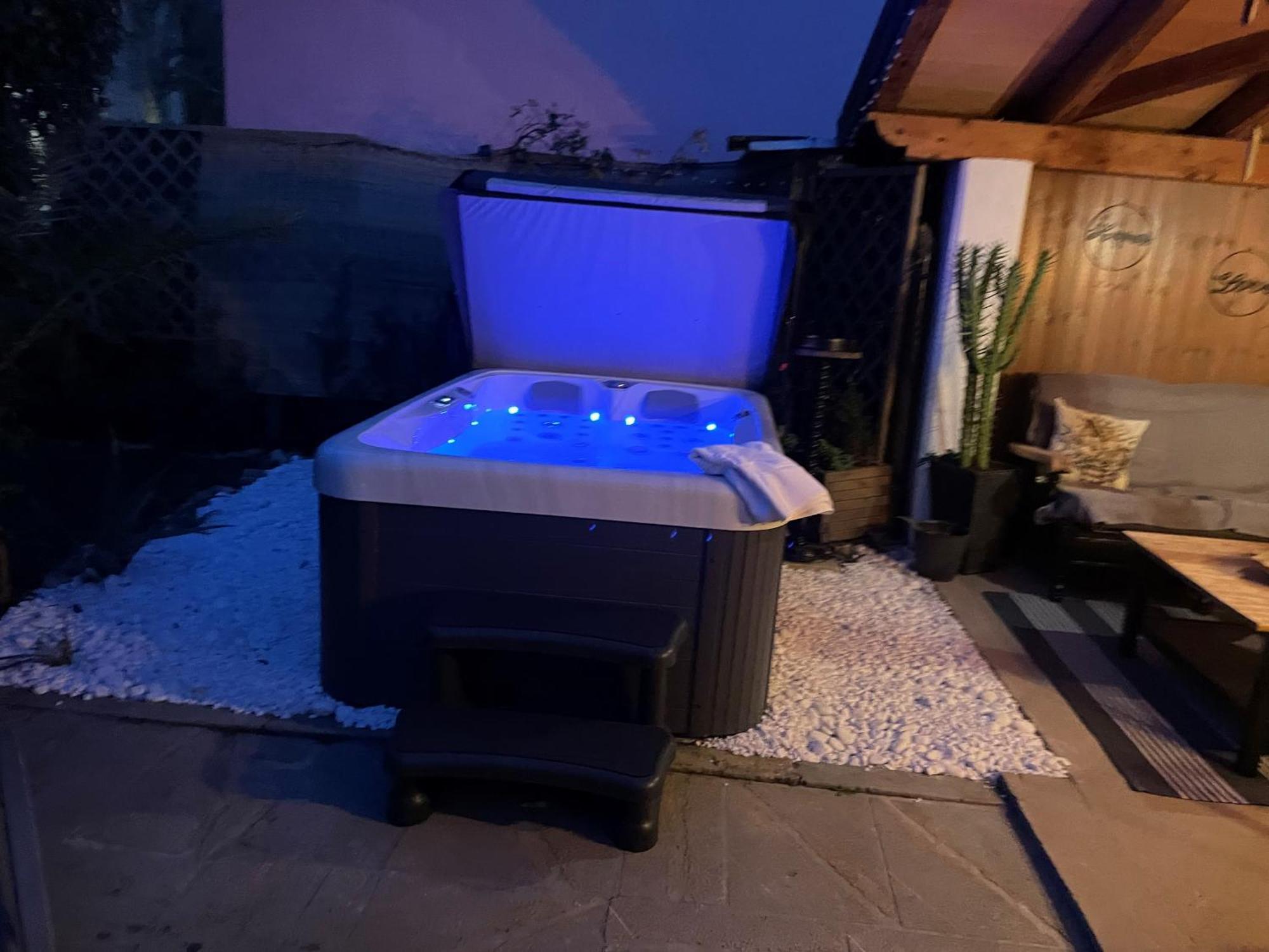 Villa Noa Jacuzzi & Sauna Izola Esterno foto
