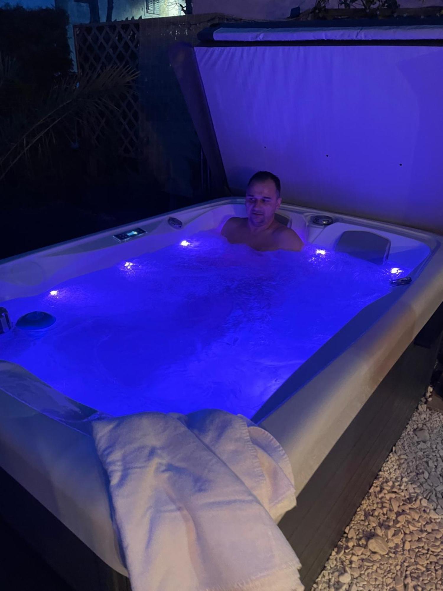 Villa Noa Jacuzzi & Sauna Izola Esterno foto
